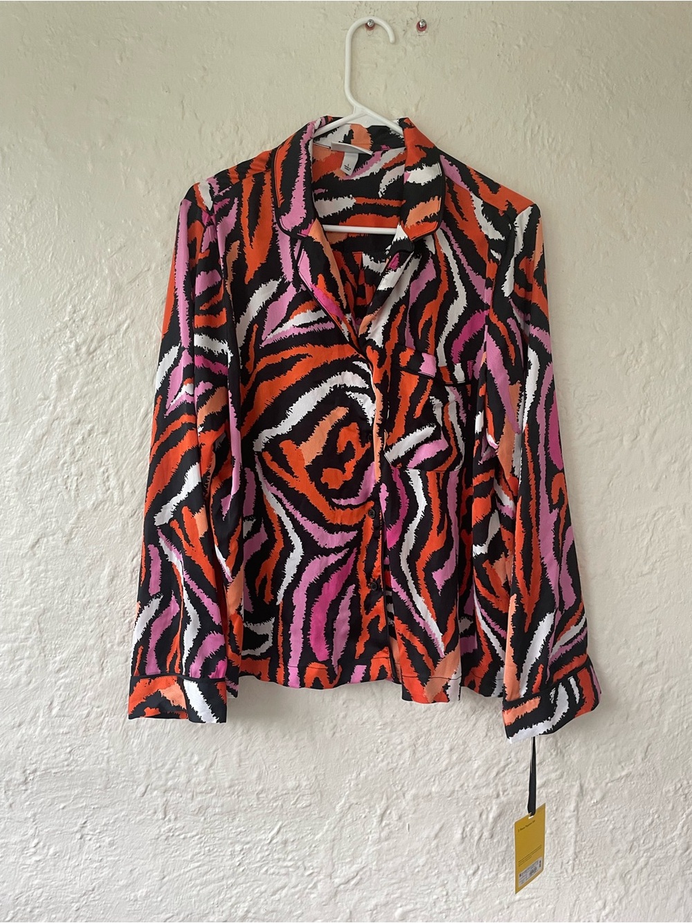 NWT Diane Von Furstenberg Target Pajama Top  Notch Collar Zebra Pink; L